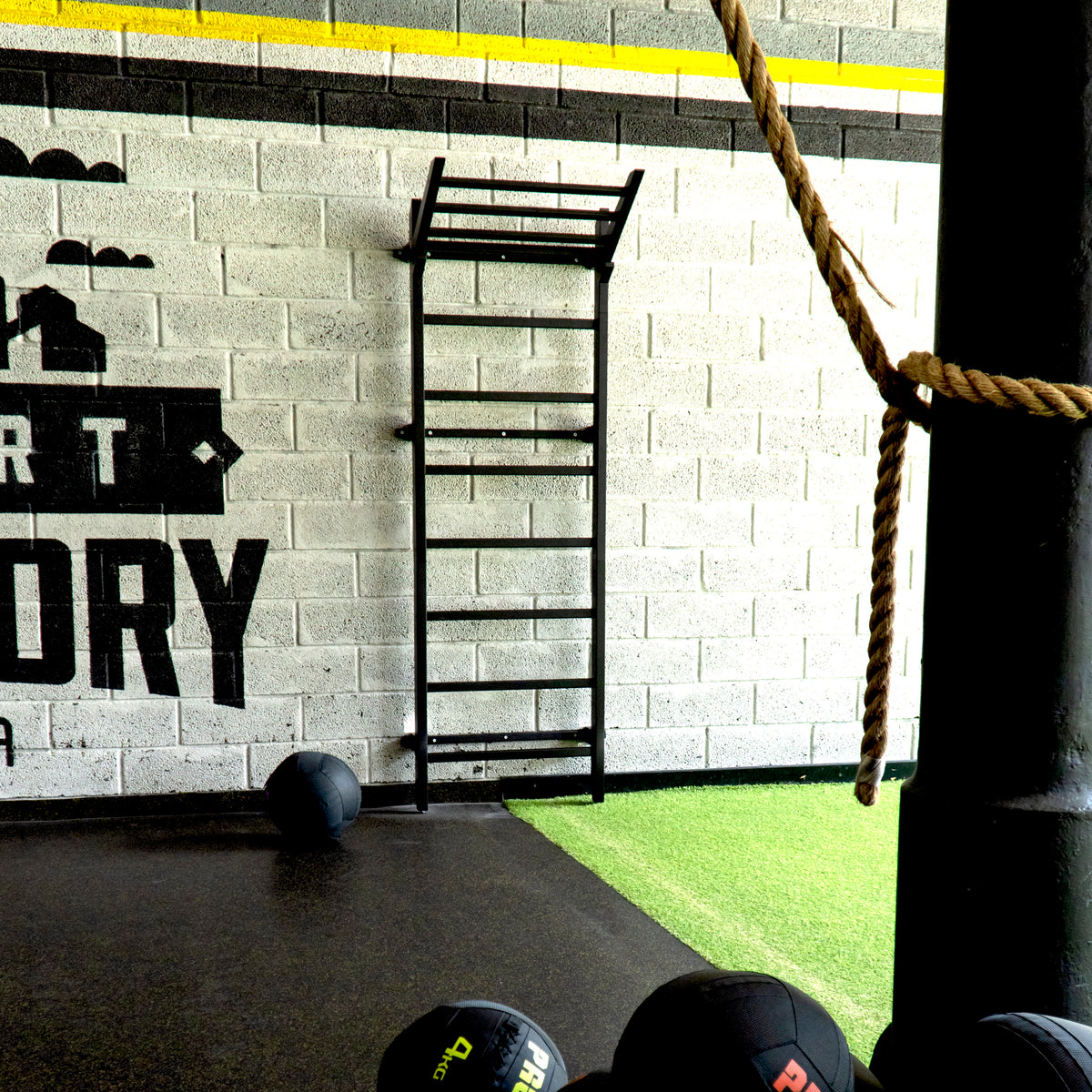 FITNESS WALL BY AKURAT