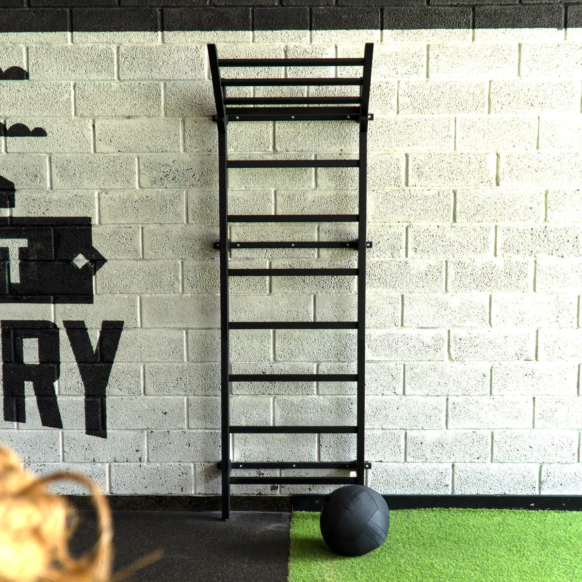 FITNESS WALL BY AKURAT